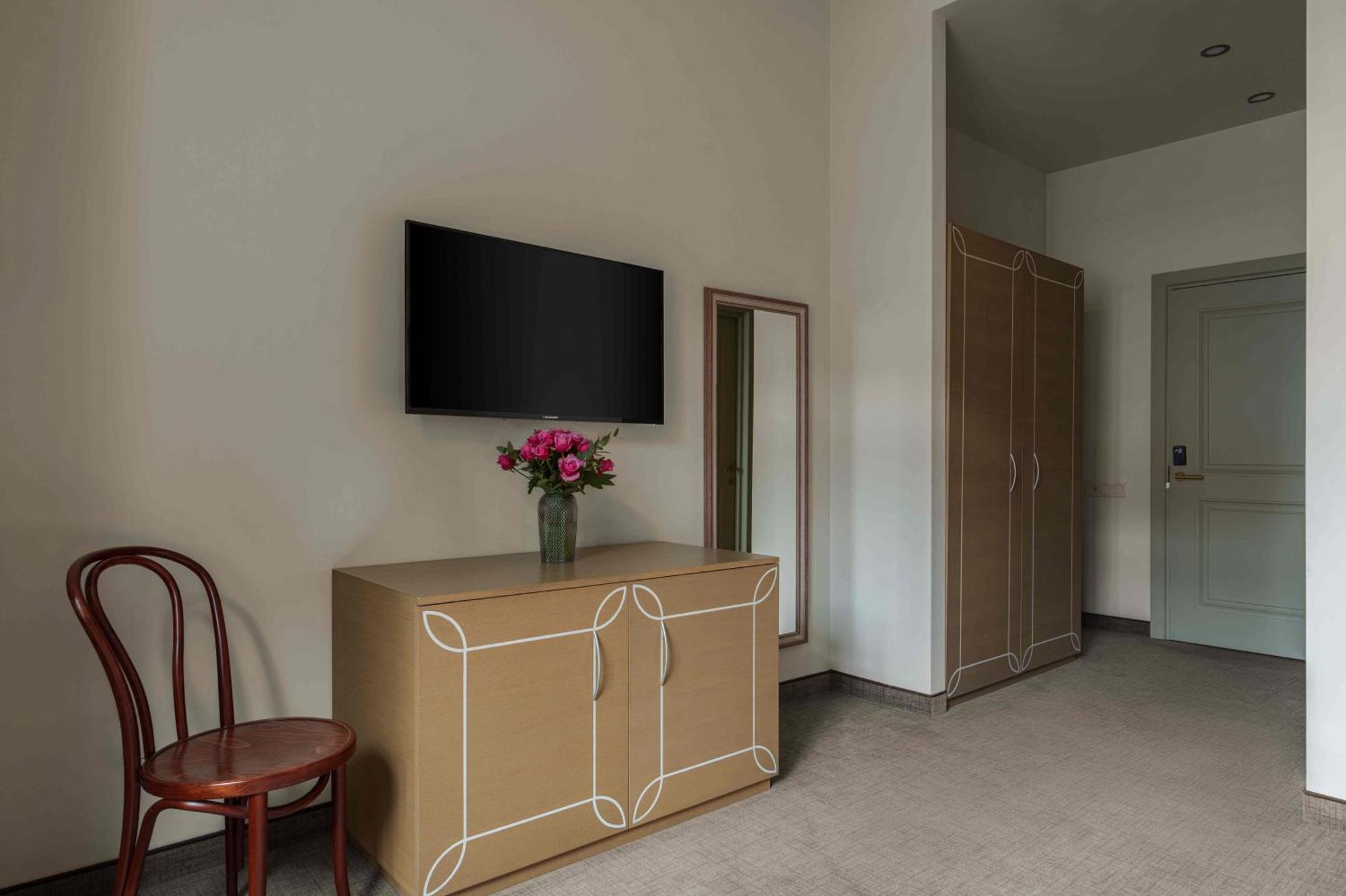 Grand Hotel Gyumri By Apricot Hotels Esterno foto