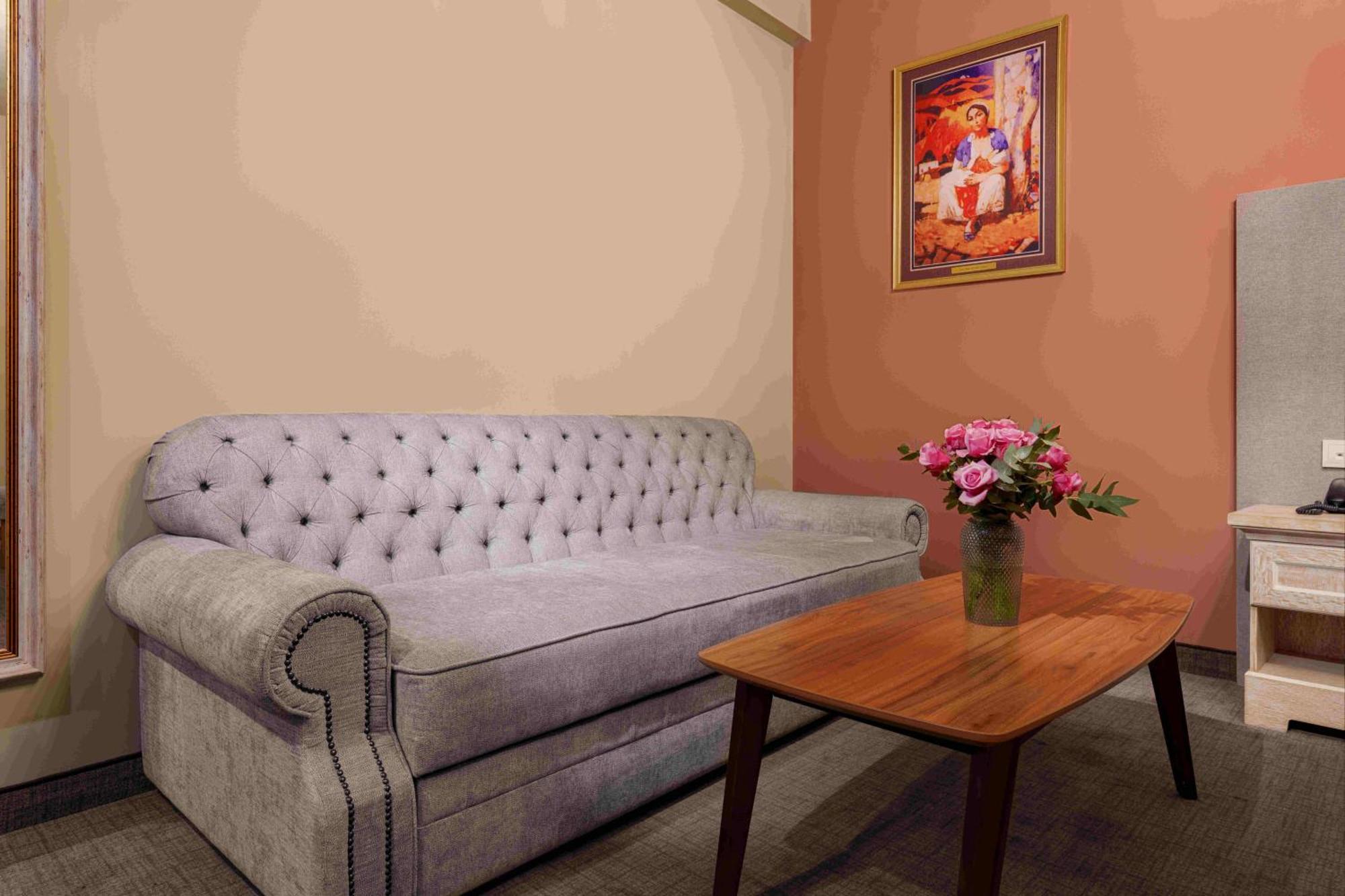 Grand Hotel Gyumri By Apricot Hotels Esterno foto