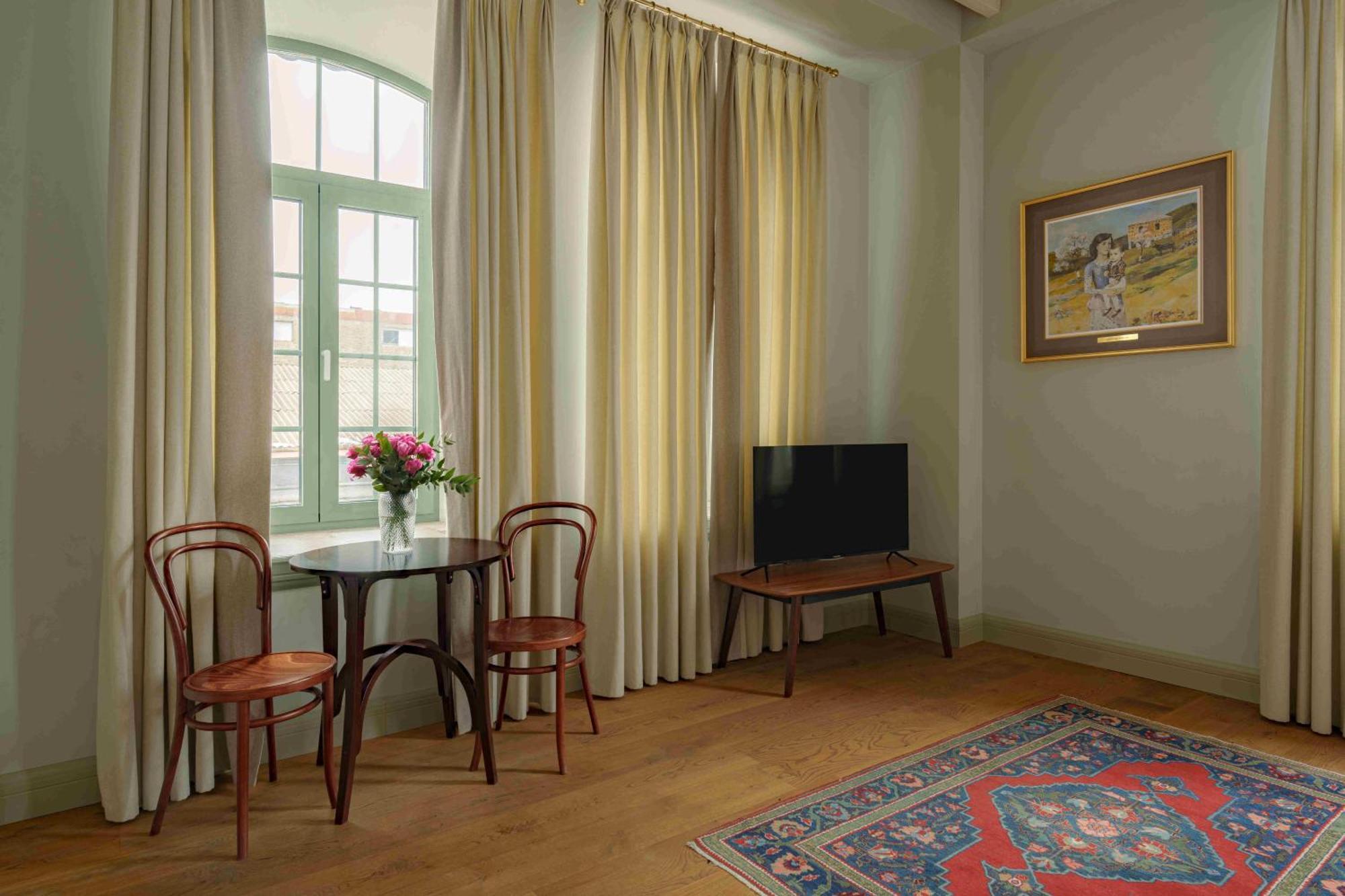 Grand Hotel Gyumri By Apricot Hotels Esterno foto